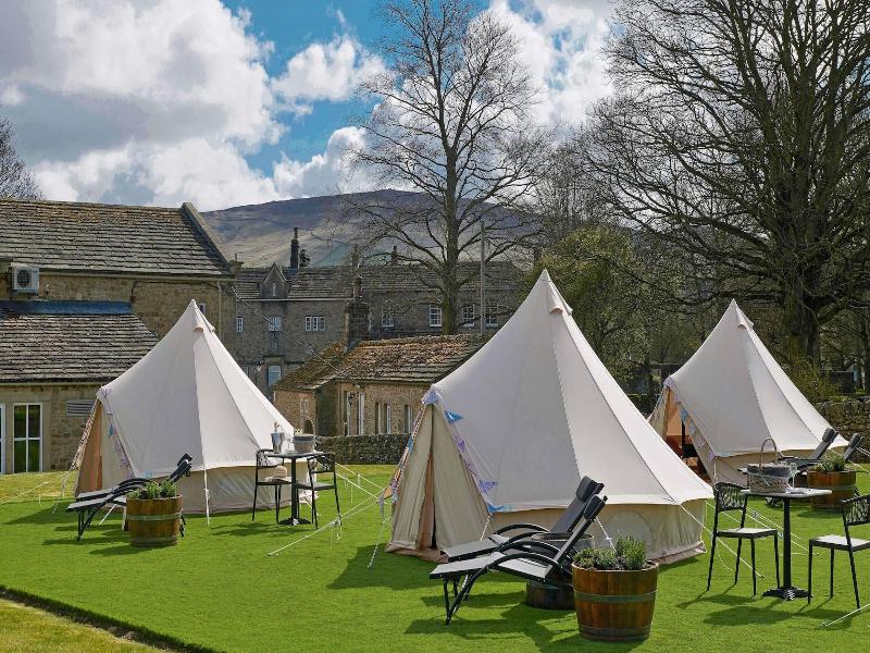 The Devonshire Arms Hotel image