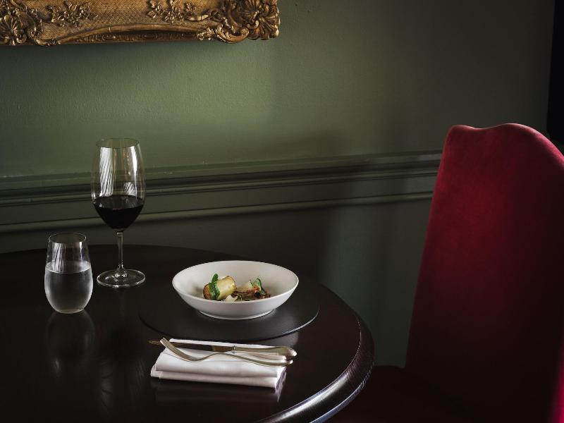 The Devonshire Arms Hotel image