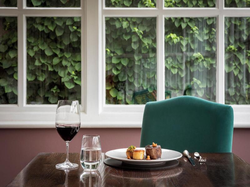 The Devonshire Arms Hotel image