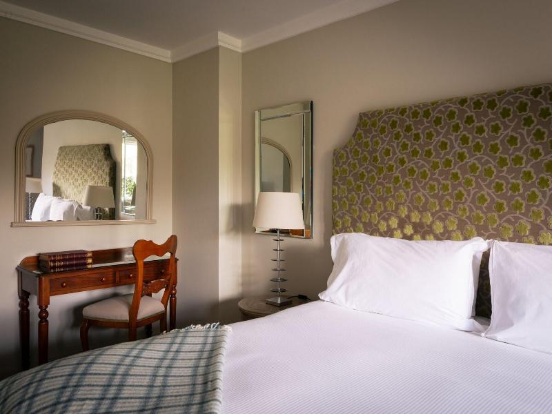 The Devonshire Arms Hotel image