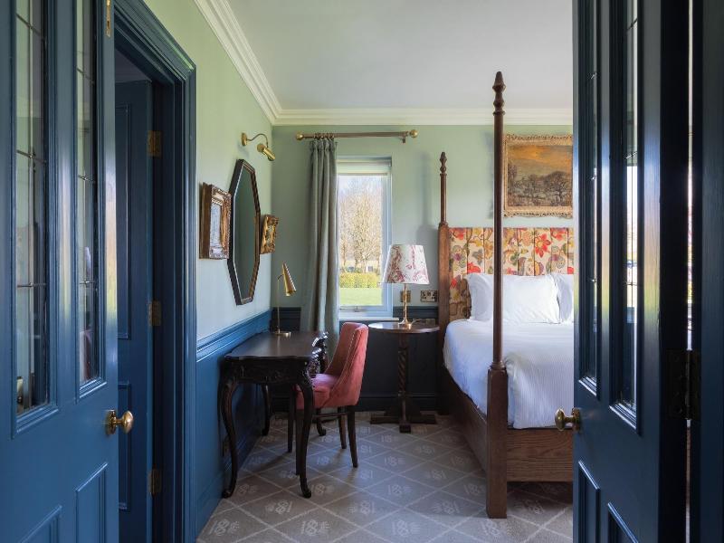 The Devonshire Arms Hotel image
