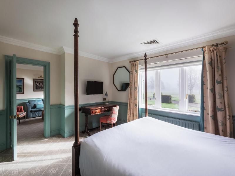 The Devonshire Arms Hotel image