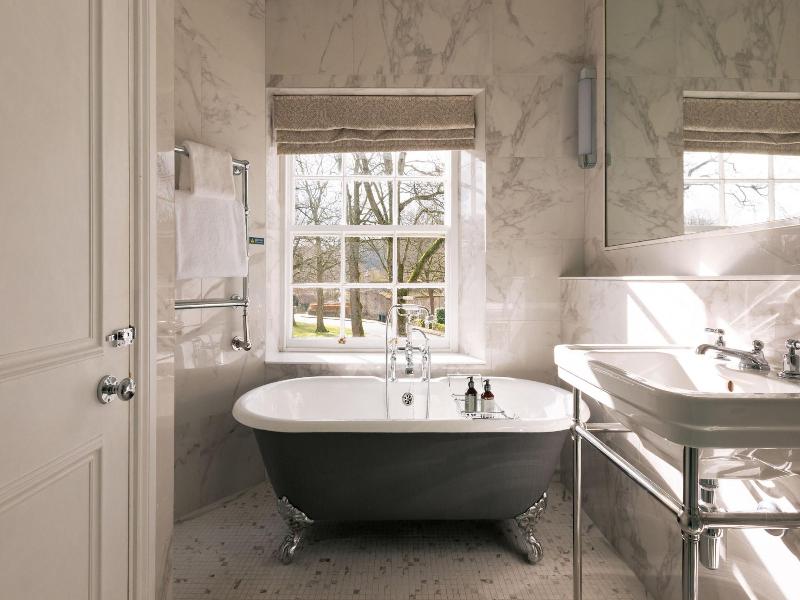 The Devonshire Arms Hotel image