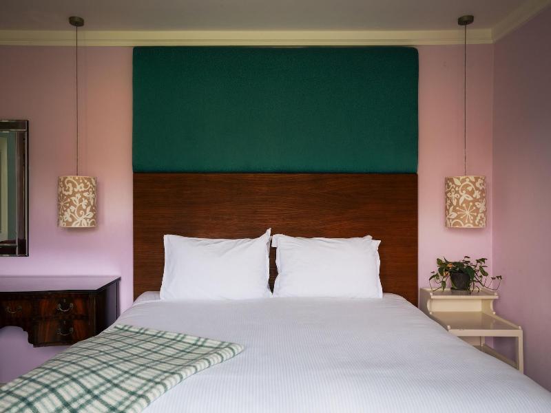 The Devonshire Arms Hotel image