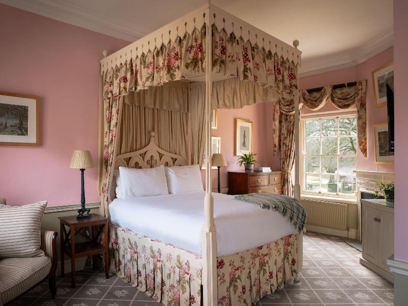 The Devonshire Arms Hotel image