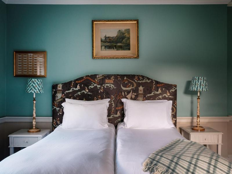 The Devonshire Arms Hotel image