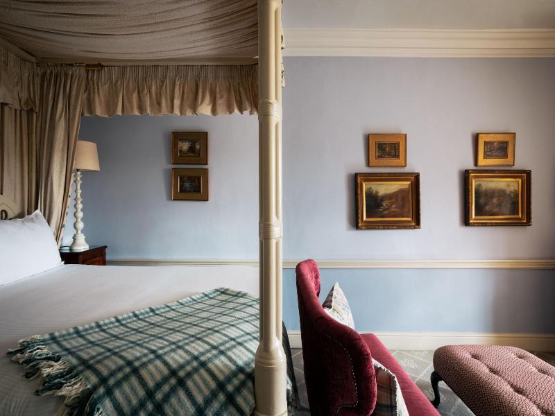 The Devonshire Arms Hotel image