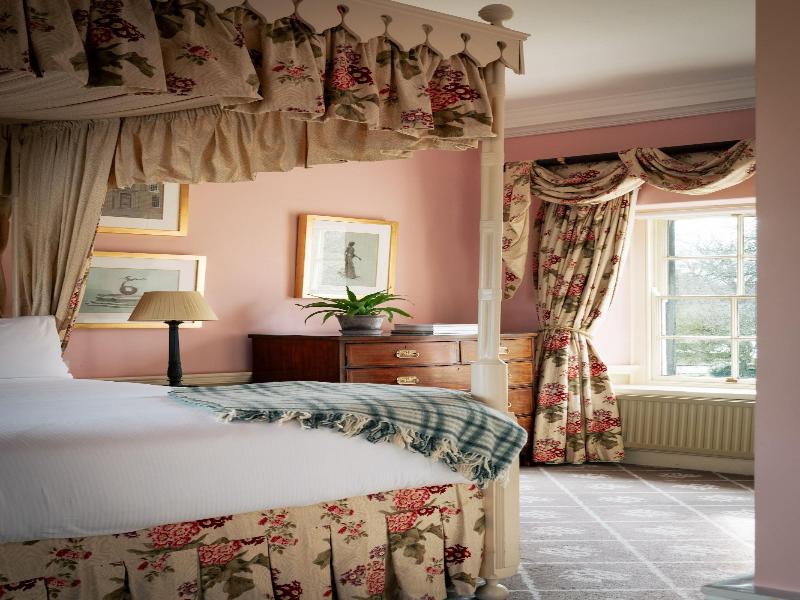 The Devonshire Arms Hotel image