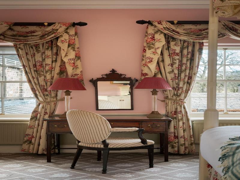 The Devonshire Arms Hotel image