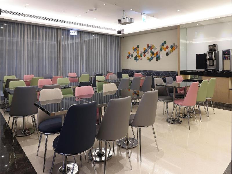 Royal Jade Boutique Hotel image