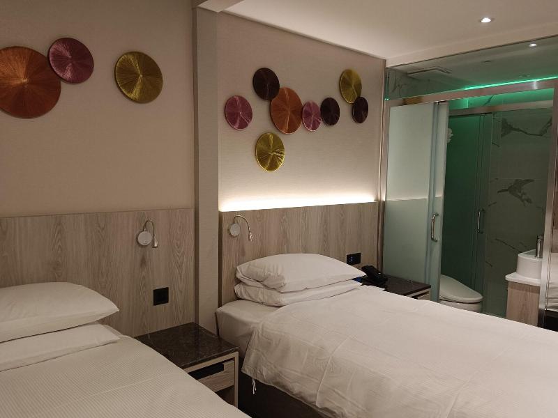 Royal Jade Boutique Hotel image