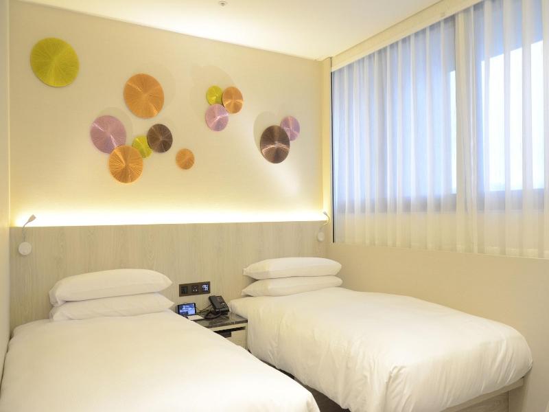 Royal Jade Boutique Hotel image