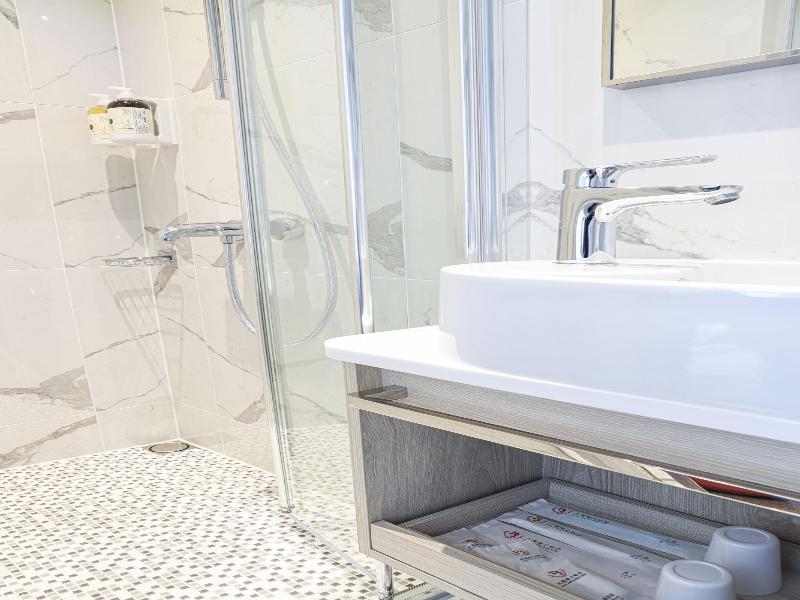 Royal Jade Boutique Hotel image