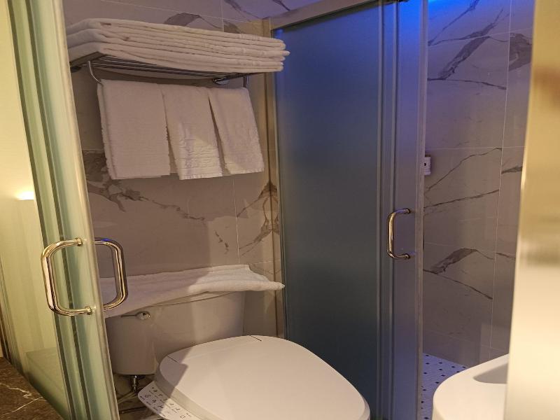 Royal Jade Boutique Hotel image