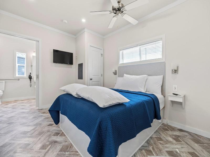 Shore Point Cottages image
