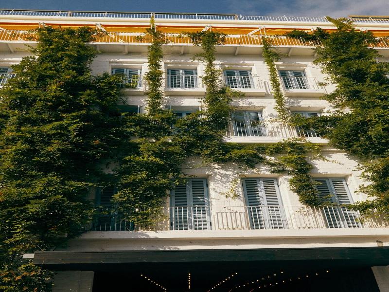 Rooms Hotel Batumi image