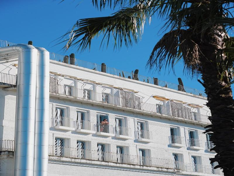 Rooms Hotel Batumi image