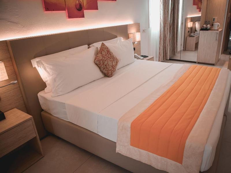 Platinum Cocotiers Hotel image