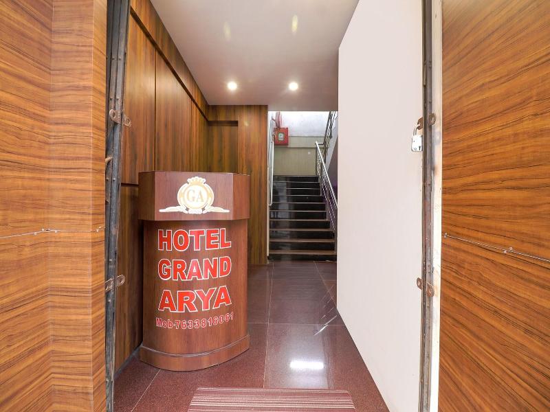 Fabhotel Grand Arya