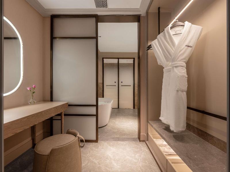 Mercure Chengdu Global Center — view