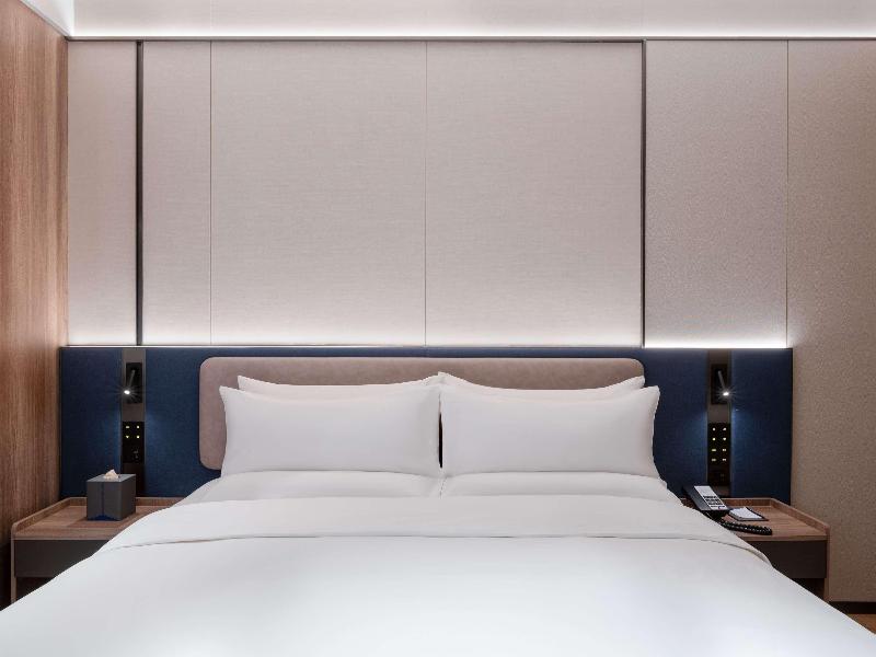 Novotel Hangzhou Binjiang image