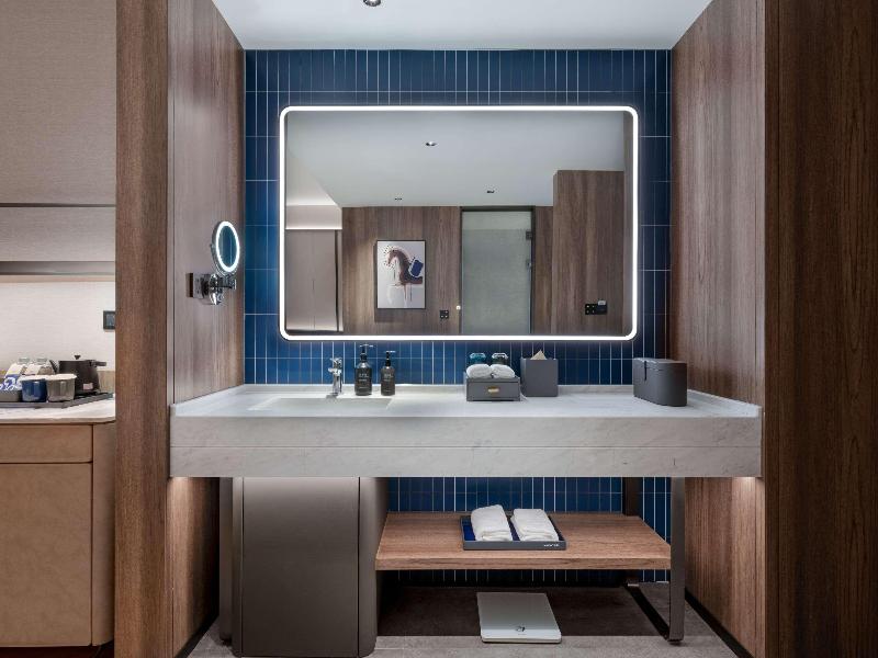 Novotel Hangzhou Binjiang image