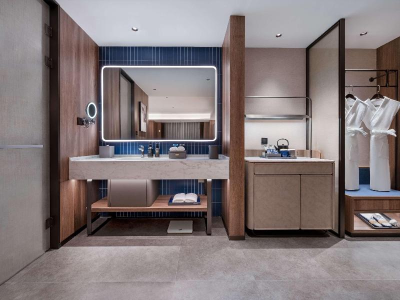 Novotel Hangzhou Binjiang image