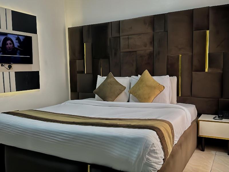 APARTMENT CITY VIEW KING BED