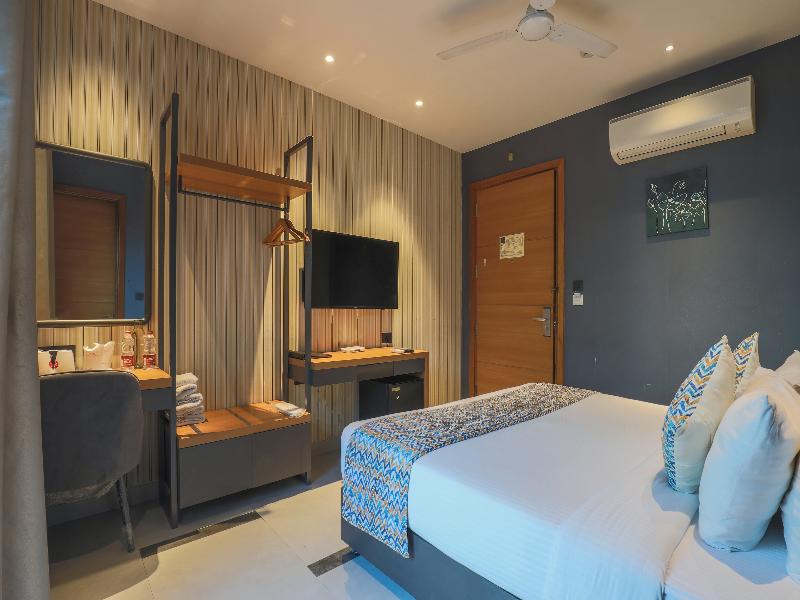 Hotel Bluestone (Nehru Place) By The Cosy Hotels image