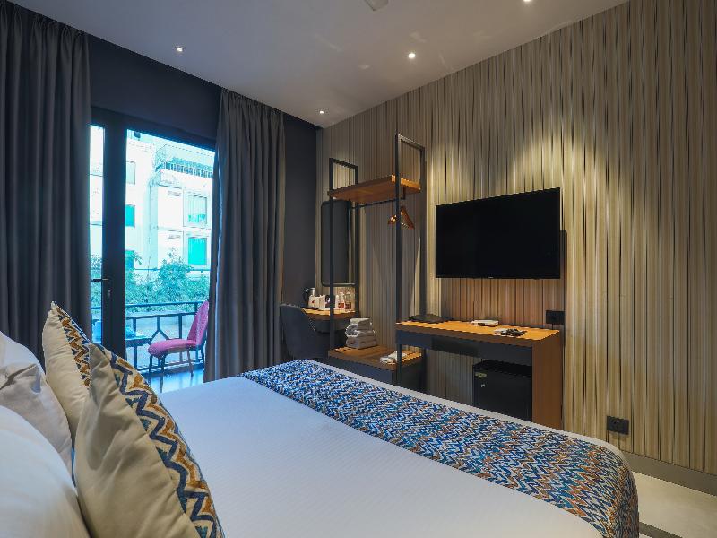 Hotel Bluestone (Nehru Place) By The Cosy Hotels image