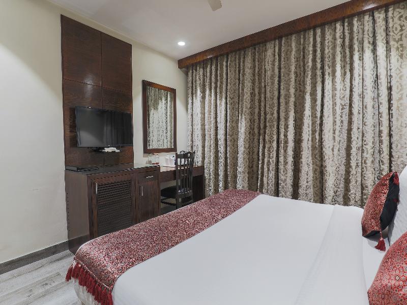 Hotel Bluestone (Nehru Place) By The Cosy Hotels image