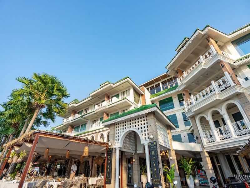 The Taksim Royal Beachfront Resort image