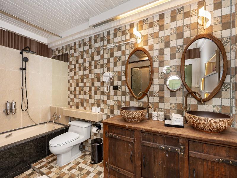 The Taksim Royal Beachfront Resort image