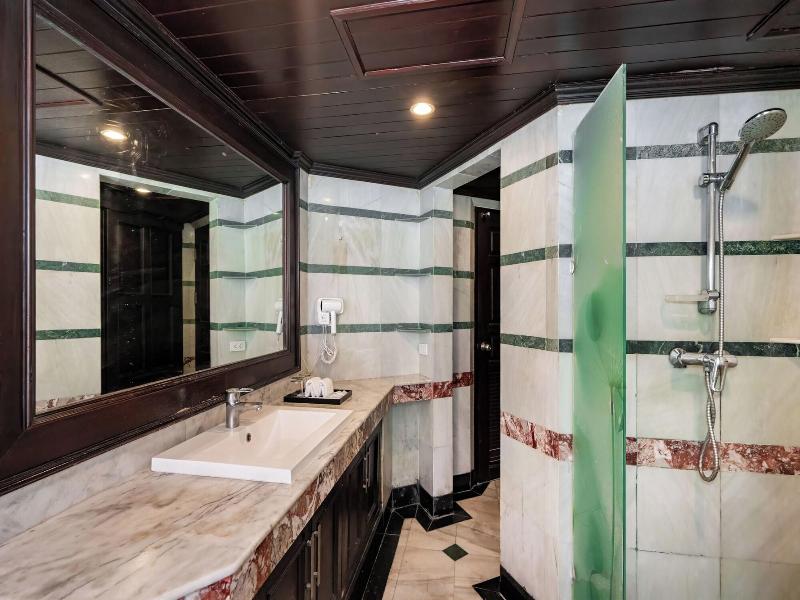 The Taksim Royal Beachfront Resort image