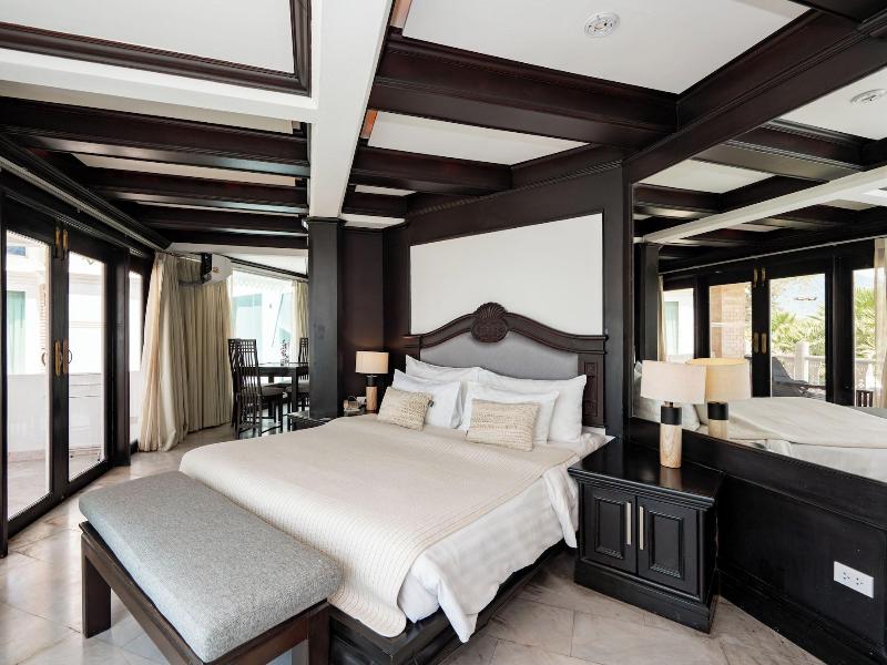 The Taksim Royal Beachfront Resort image