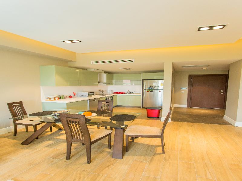 Accra Luxury Apartments At Pearl In City image