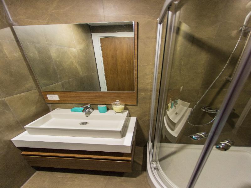 Accra Luxury Apartments At Pearl In City image