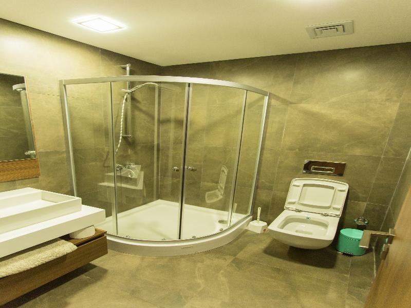 Accra Luxury Apartments At Pearl In City image