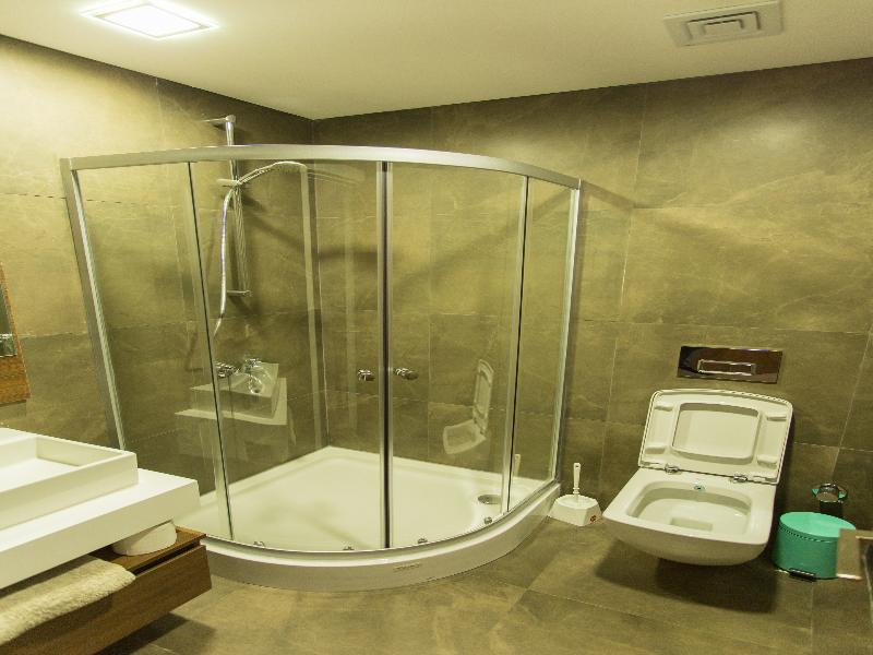 Accra Luxury Apartments At Pearl In City image