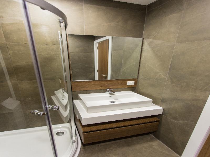 Accra Luxury Apartments At Pearl In City image