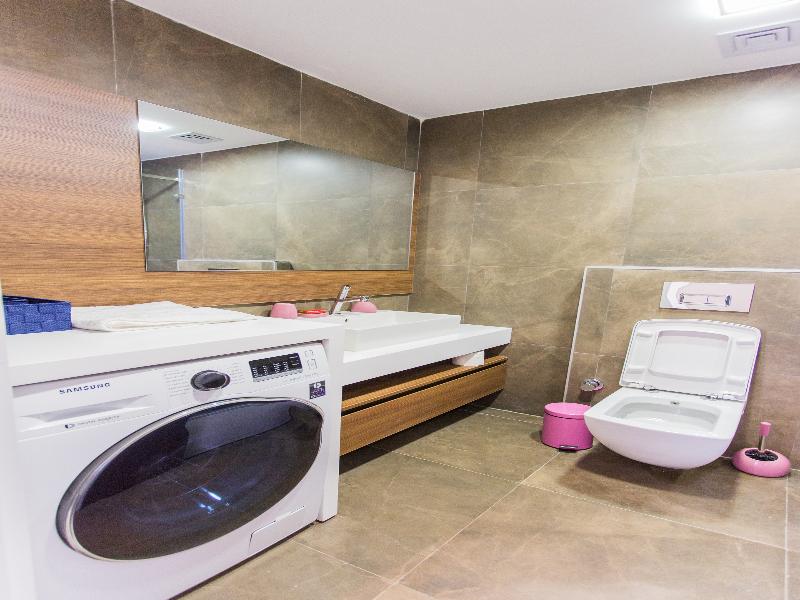 Accra Luxury Apartments At Pearl In City image