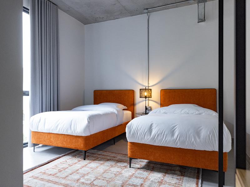C Living 3 — view