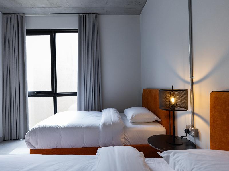 C Living 3 — view