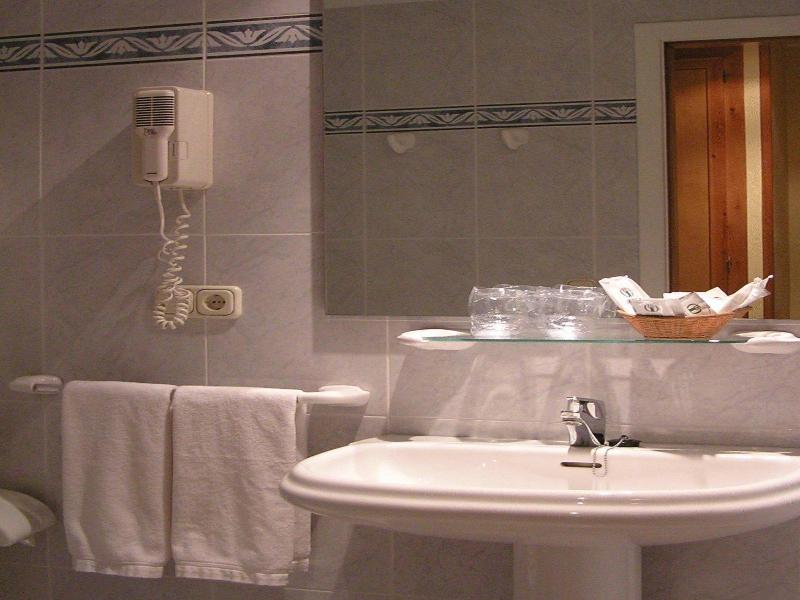 Hotel Isabel image