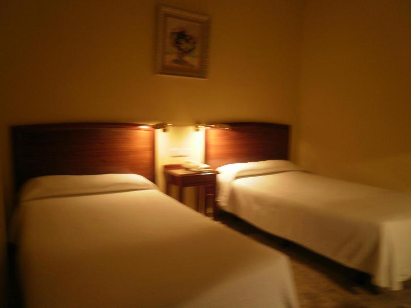 Hotel Isabel image