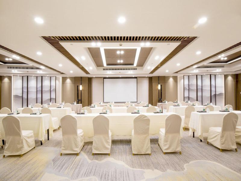 Jin Jiang Pine City Hotel Shanghai image