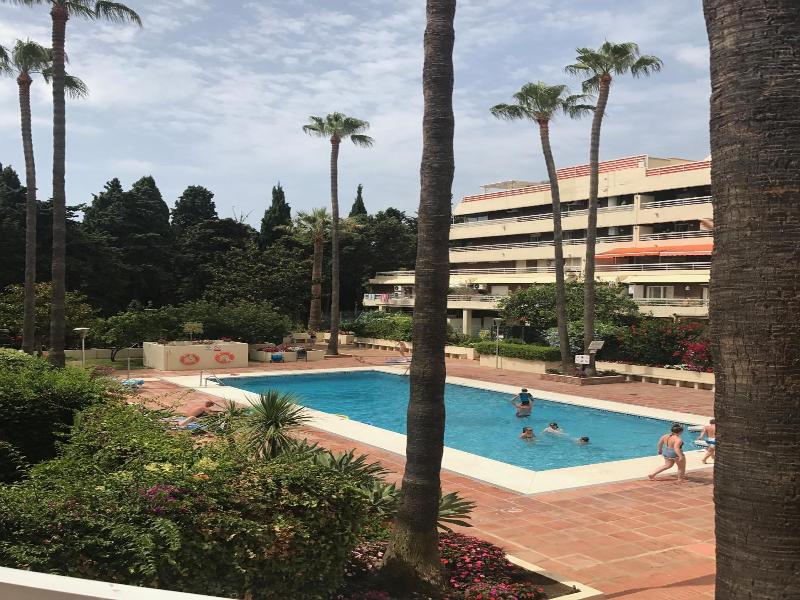 Marbella Skol image