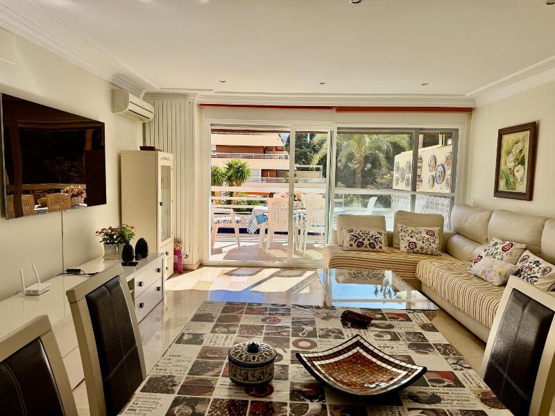 Marbella Skol image