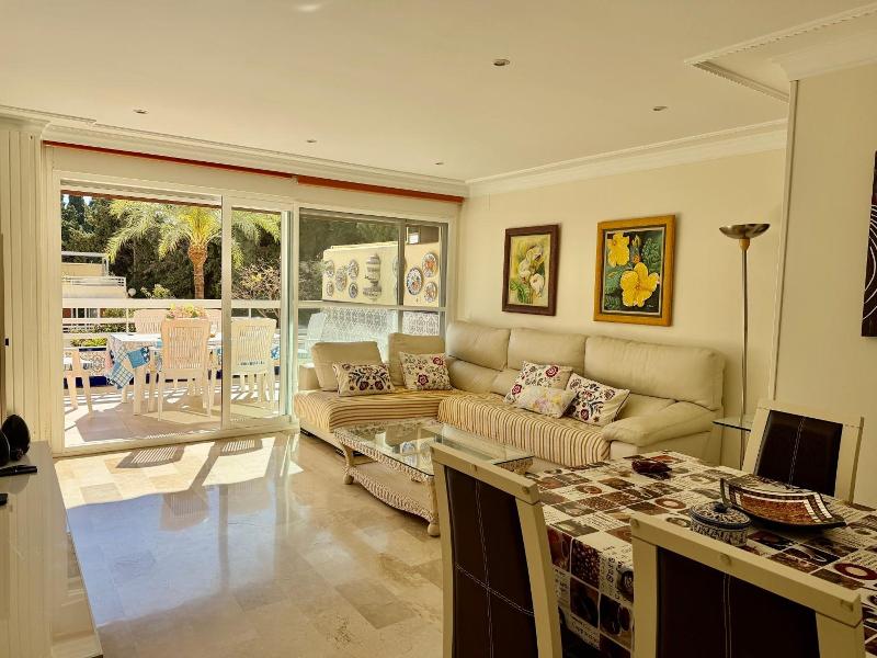Marbella Skol image