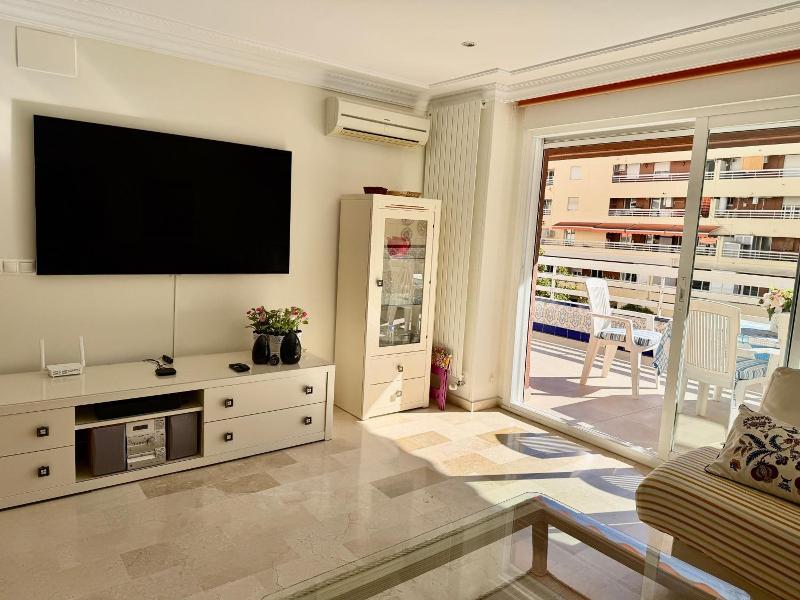 Marbella Skol image